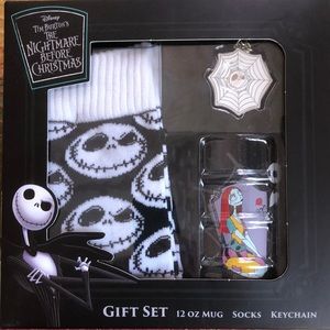 The Nightmare Before Christmas Gift Set Mug Socks Keychain New